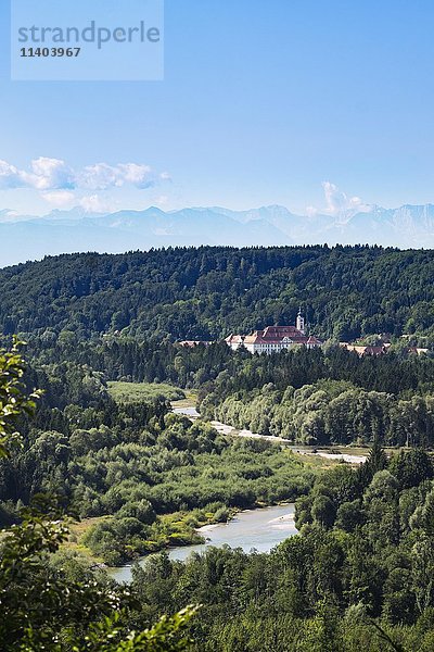 Kloster Schäftlarn im Isartal  Isar  Alpenvorland  Oberbayern  Bayern  Deutschland  Europa