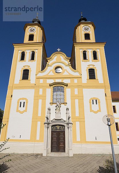Klosterkirche St. Johannes der Täufer  Rebdorf in Eichstatt  Altmühltal  Oberbayern  Bayern  Deutschland  Europa