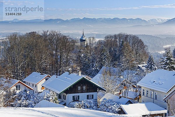 Eurasburg im Winter  Oberbayern  Bayern  Deutschland  Europa