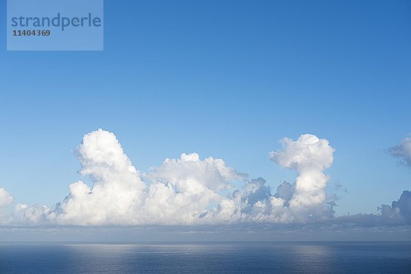 Kumulonimbuswolken über dem Meer  Teneriffa  Spanien  Europa