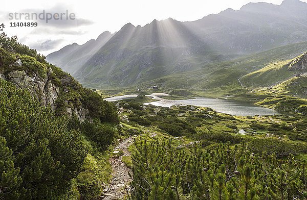 Unterer Giglachsee  dahinter die Steirische Kalkspitze  Berge  Schladminger Tauern  Schladming  Steiermark  Österreich  Europa