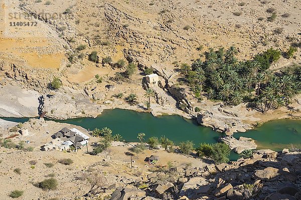 Wadi Bani Khalid  Süßwassersee von oben  Sharqiya Region  Muqal  Oman  Asien