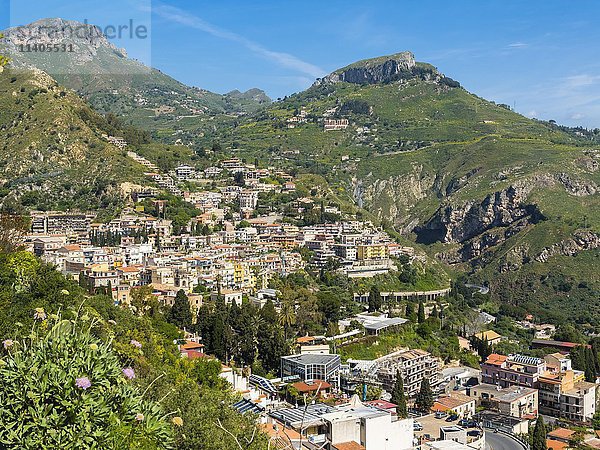 Blick auf Taormina  Sizilien  Italien  Europa