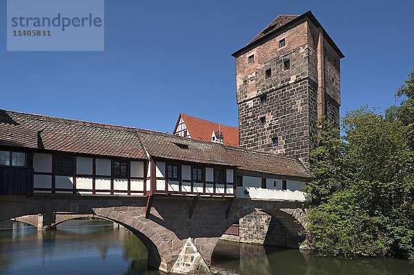 Durchgang zum alten Wasserturm  Nürnberg  Mittelfranken  Bayern  Deutschland  Europa