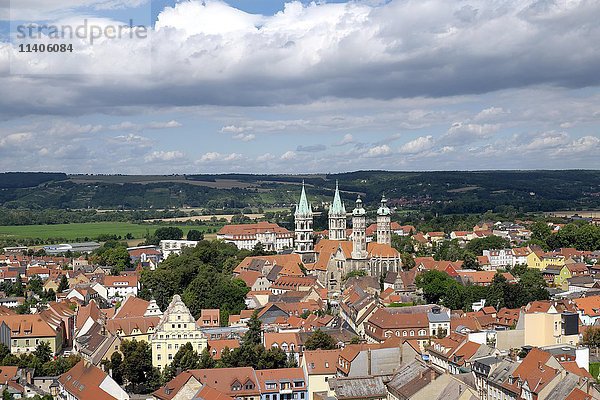 Stadtbild mit Dom St. Peter und St. Paul  Naumburg  Sachsen-Anhalt  Deutschland  Europa