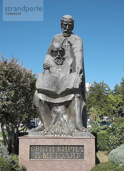 Denkmal von Kyrill und Methodius  Erfinder des kyrillischen Alphabets  Ohrid  Mazedonien  Europa