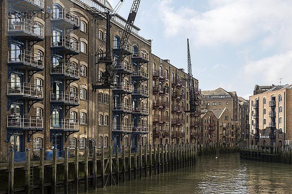 Häuser am Hafenbecken  St. Darthers  Shad Thames  London  England  Großbritannien  Europa