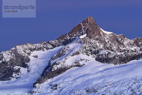 Zinalrothorn mit Schnee  Gornergrat  Zermatt  Kanton Wallis  Schweiz  Europa