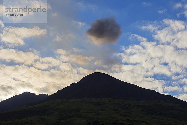 Ausbruch des Vulkans Stromboli  Stromboli  Äolische Inseln  Italien  Europa