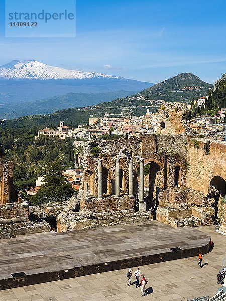 Ruinen des Amphitheaters  Teatro Antico di Taormina  Taormina  Sizilien  Italien  Europa