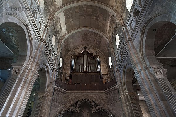 Orgelempore in der Kathedrale des Heiligen Lazarus  Autun  Saône-et-Loire  Frankreich  Europa