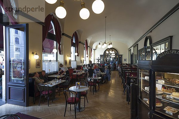 Wiener Café  Kaffeehaus Griensteidl  Michaelerplatz  Wien  Österreich  Europa