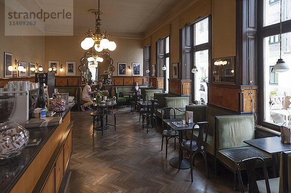 Café Goldegg  Wiener Kaffeehaus  eröffnet im Jahr 1910  Argentinierstraße 49  Wien  Österreich  Europa