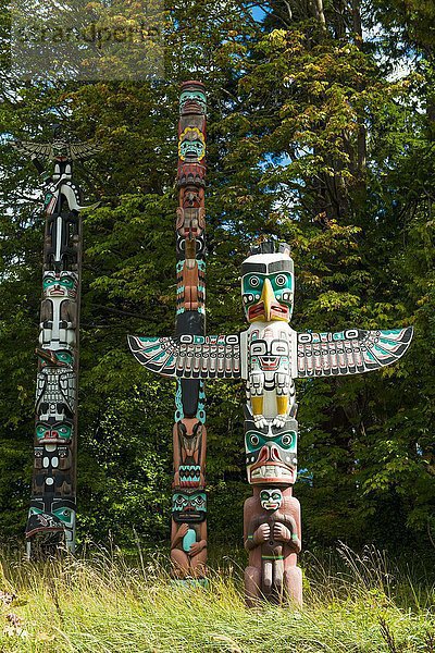 Totempfähle der amerikanischen Ureinwohner  Erste Nationen  Stanley Park  Vancouver  British Columbia  Kanada  Nordamerika