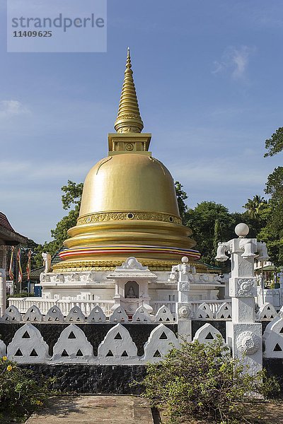 Goldener Tempel  Dambulla  Sri Lanka  Asien