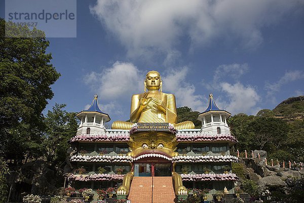Goldener Buddha  Goldener Tempel  Dambulla  Sri Lanka  Asien