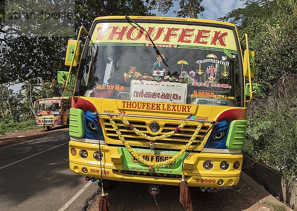 Bunter indischer Bus  Kerala