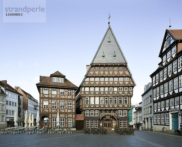 Bäckeramtshaus und Knochenhaueramtshaus  historische Fachwerkhäuser am Marktplatz  Hildesheim  Niedersachsen  Deutschland  Europa