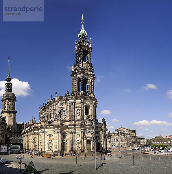 Hausmannsturm  Dresdner Kathedrale  Semperoper  Opernhaus  Dresden  Sachsen  Deutschland  Europa