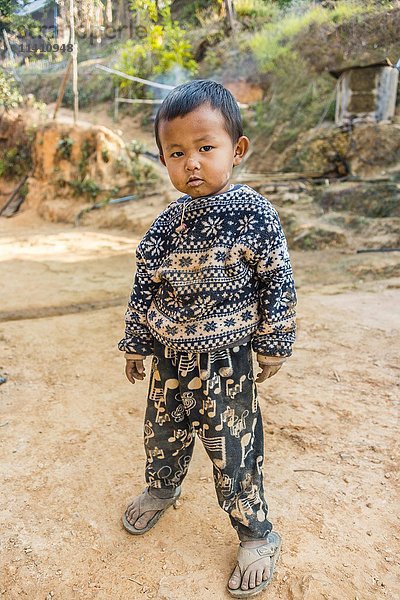 Kleiner Junge  Palaung Bergvolk  Palaung Dorf in Kyaukme  Shan Staat  Myanmar  Asien