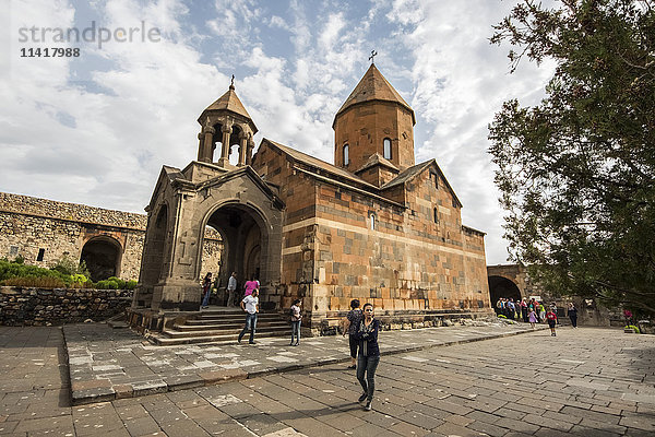 Kirche der Heiligen Mutter Gottes (Surb Astvatzatzin) im Kloster Khor Virap; Provinz Ararat  Armenien .
