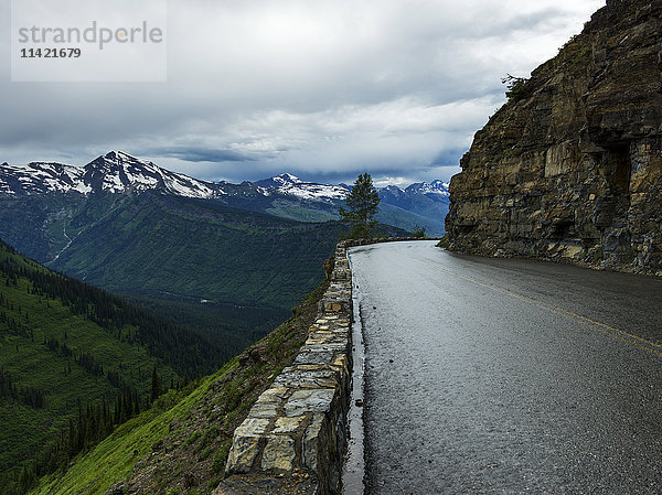 Going-to-the-Sun Road  Glacier National Park; Montana  Vereinigte Staaten von Amerika'.