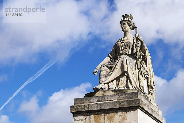 Statue einer Königin; Paris  Frankreich'.