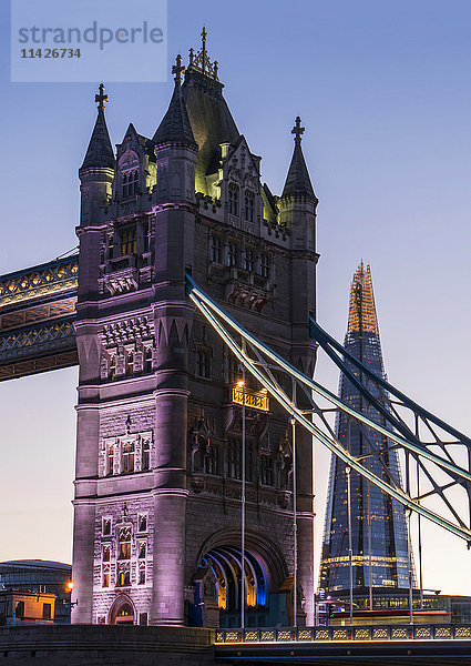 Tower Bridge und The Shard; London  England