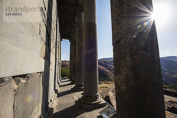 Säulen des Tempels von Garni  Azat-Tal; Garni  Provinz Kotayk  Armenien'.