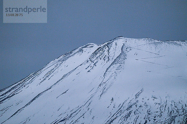 Nahaufnahme des Mount Fuji bei Nacht  Präfektur Yamanashi  Japan