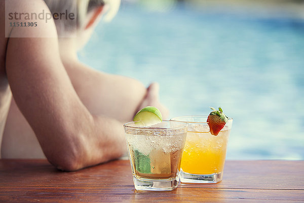Cocktails am Pool