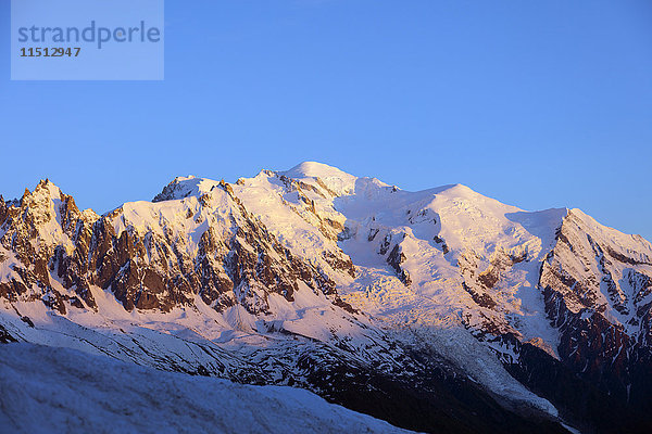 Mont Blanc  4810m  Chamonix  Hochsavoyen  Rhone-Alpen  Französische Alpen  Frankreich  Europa