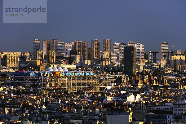 Skyline der Stadt vom Montmartre aus  Centre Georges Pompidou  entworfen von Renzo Piano und Richard Rogers  Paris  Frankreich  Europa