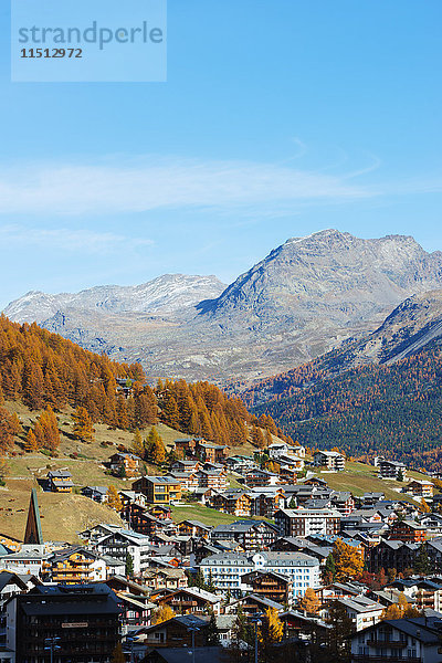 Saas Fee Resort im Herbst  Wallis  Schweizer Alpen  Schweiz  Europa