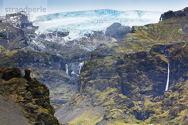 Berge unterhalb des Vatnajokull-Gletschers bei Hofn  Island  Polarregionen