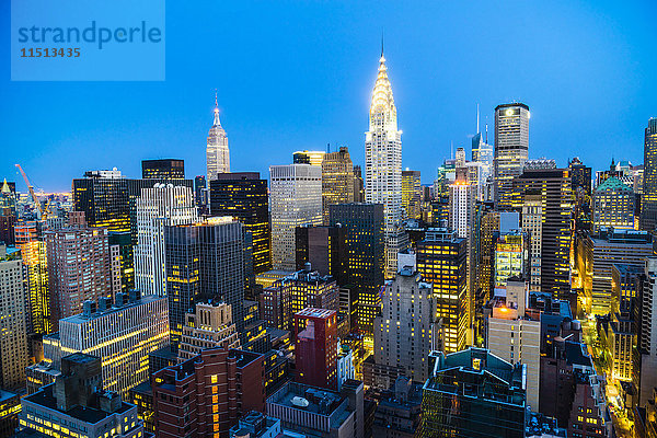 Skyline von Manhattan  Empire State Building und Chrysler Building  New York City  Vereinigte Staaten von Amerika  Nordamerika