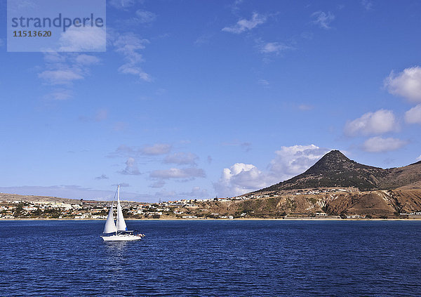 Blick auf die Küste der Insel Porto Santo  Madeira Inseln  Portugal  Atlantik  Europa