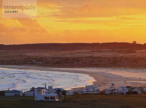 Erhöhte Ansicht des Cabo Polonio bei Sonnenuntergang  Departement Rocha  Uruguay  Südamerika