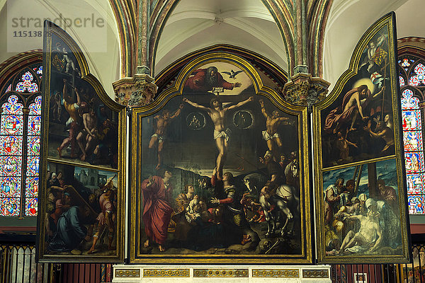 Triptychon mit Kreuzigung  von Bernard van Orley  Liebfrauenkirche  Brügge  Belgien  Europa