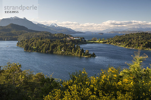 Lago Perito Moreno und Hotel Llao-Llao vom Circuito Chico aus  in der Nähe von Bariloche  Nahuel Huapi Nationalpark  Seengebiet  Argentinien  Südamerika