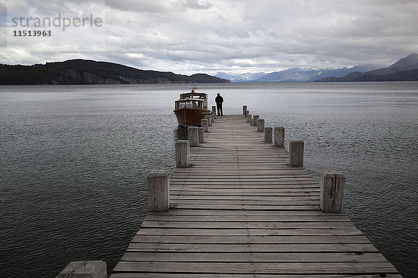 Pier am Nahuel Huapi-See  Villa La Angostura  Nahuel Huapi-Nationalpark  Seengebiet  Argentinien  Südamerika
