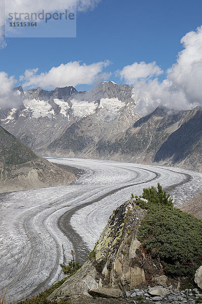 Schnee in abgelegener Berglandschaft