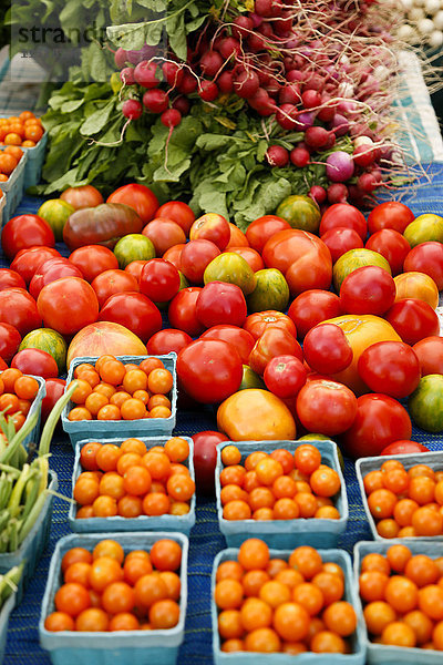 Frisches Bio-Gemüse auf dem Markt