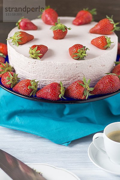 Torte mit Erdbeeren und Joghurt