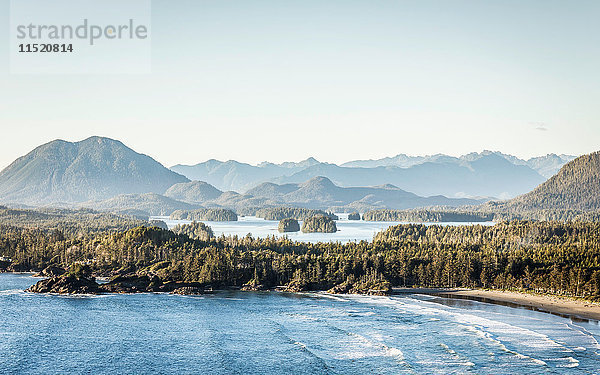 Erhöhte Küstenlandschaft  Pacific Rim National Park  Vancouver Island  Britisch-Kolumbien  Kanada