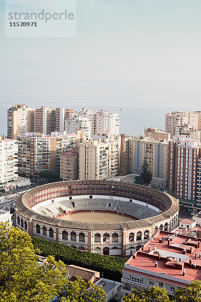 Erhöhte Ansicht der Plaza de toros de La Malagueta  Málaga  Spanien