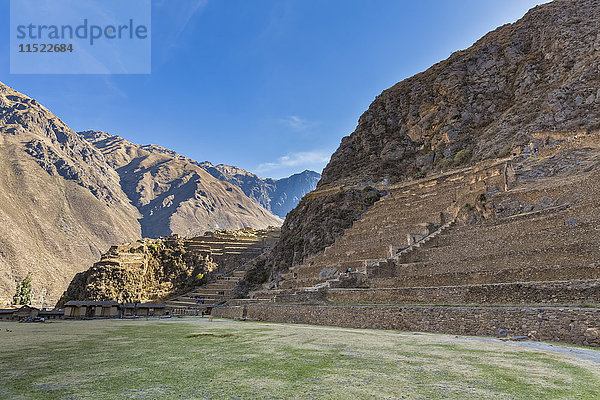Peru  Anden  Urubamba-Tal  Inka-Ruinen von Ollantaytambo  Terrassen