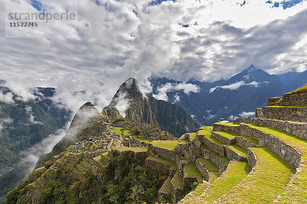 Peru  Anden  Urubamba-Tal  Machu Picchu mit Berg Huayna Picchu