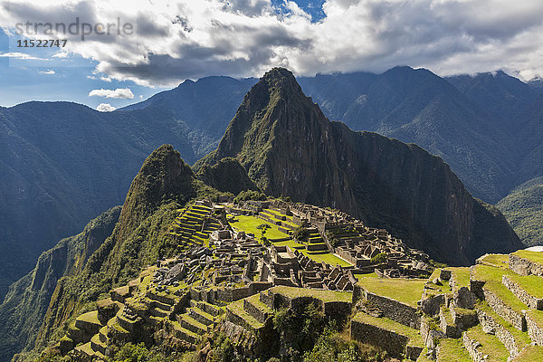 Peru  Anden  Urubamba-Tal  Machu Picchu mit Berg Huayna Picchu