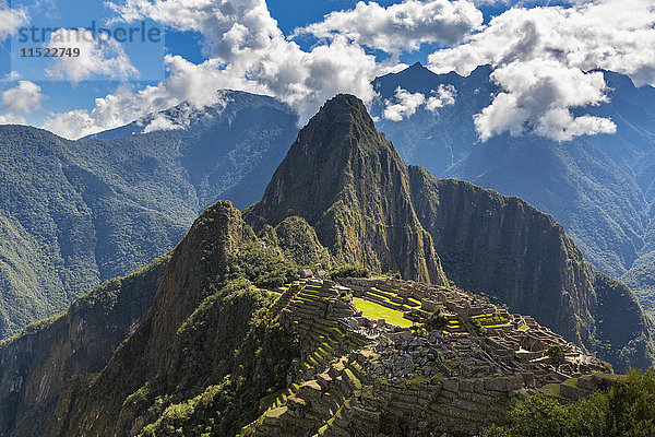 Peru  Anden  Urubamba-Tal  Machu Picchu mit Berg Huayna Picchu